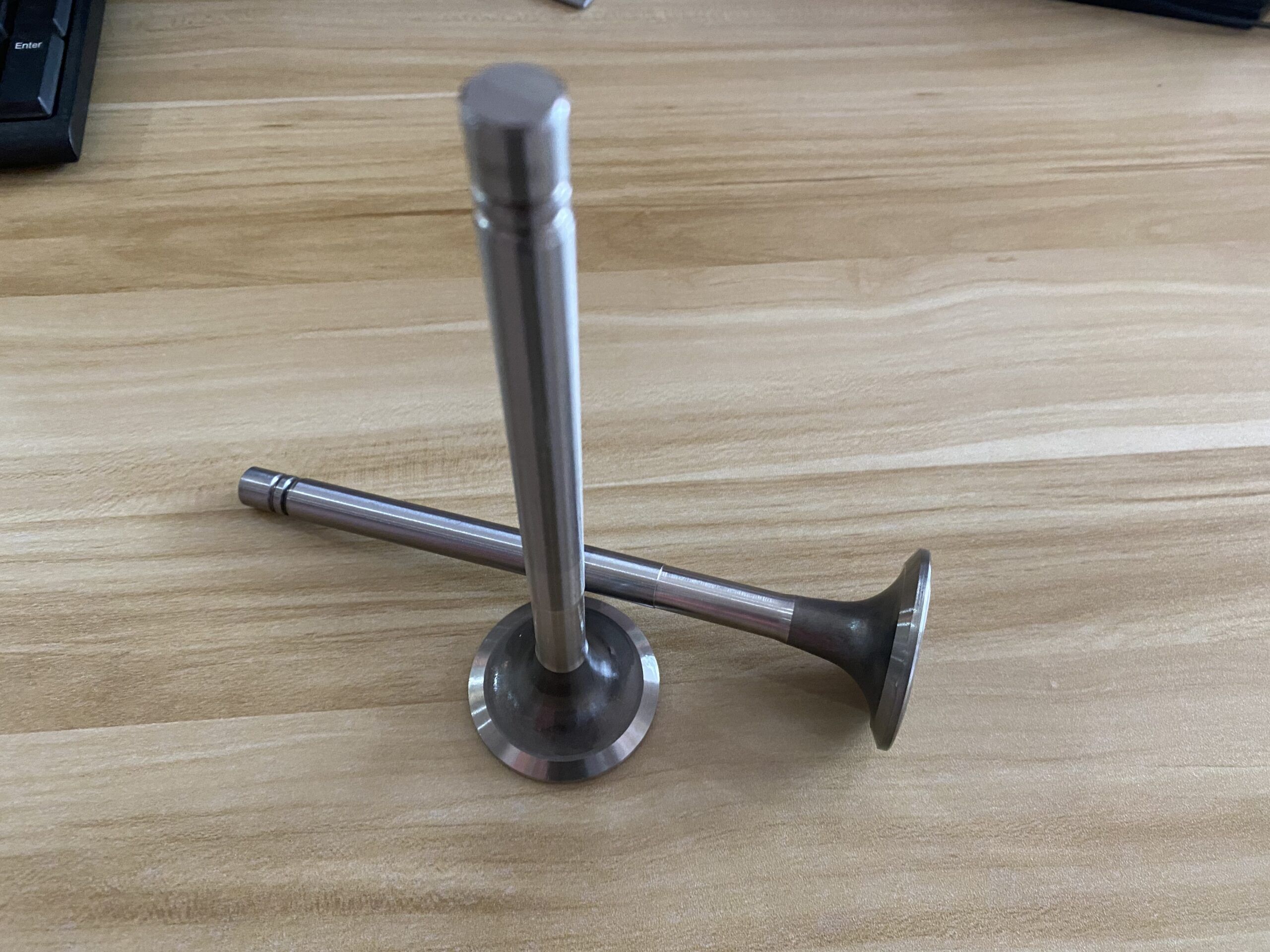 NT855 Exhaust Valve 145701 3040830 - Image 3